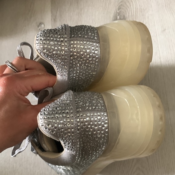 Steve Madden Carissa rhinestone sneaker shimmer sparkly lace up platform size 10 - Picture 4 of 14